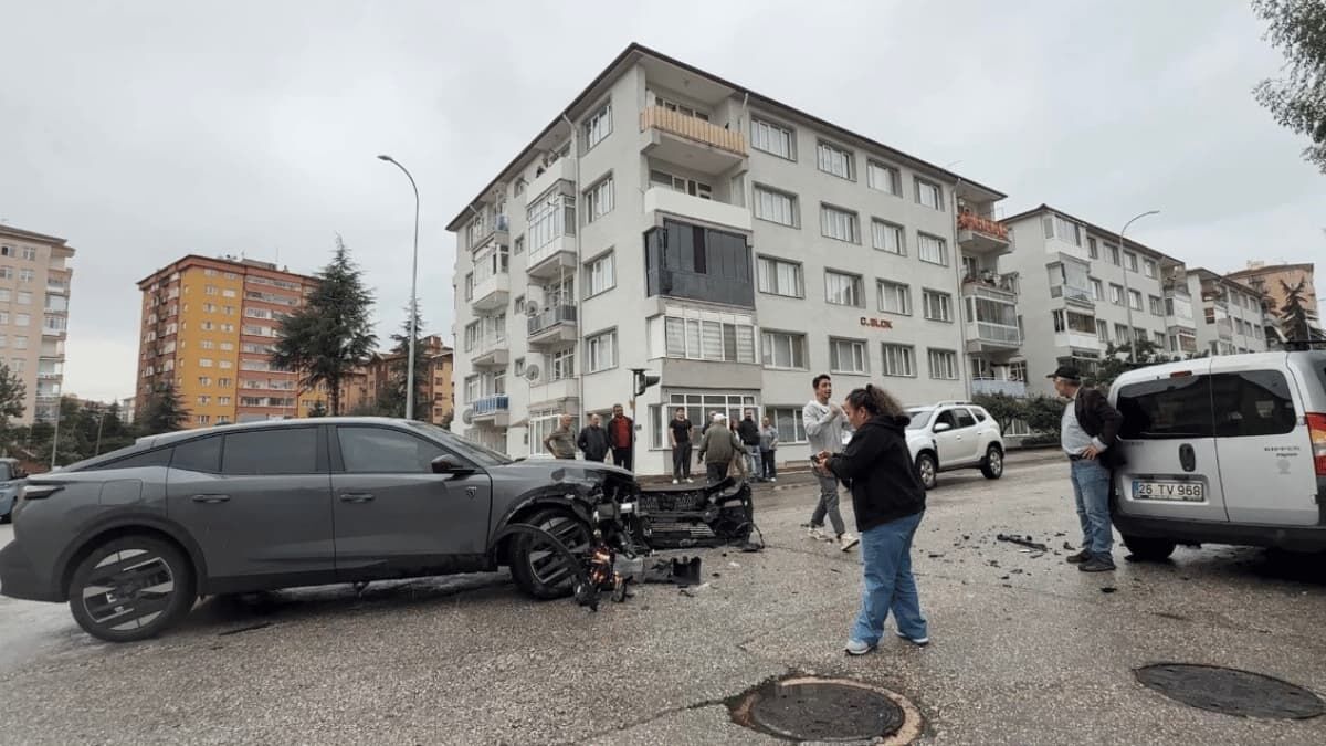 Trafik Kazası Sonrası Yaşanan Gerginlik Güçlükle Yatıştırıldı