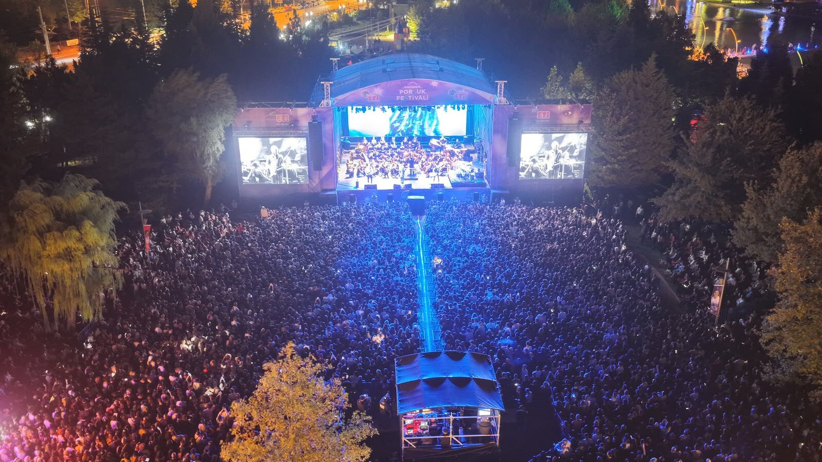 Uluslararasi Eski̇şehi̇r Porsuk Festi̇vali̇’ne Görkemli̇ Fi̇nal! (1)