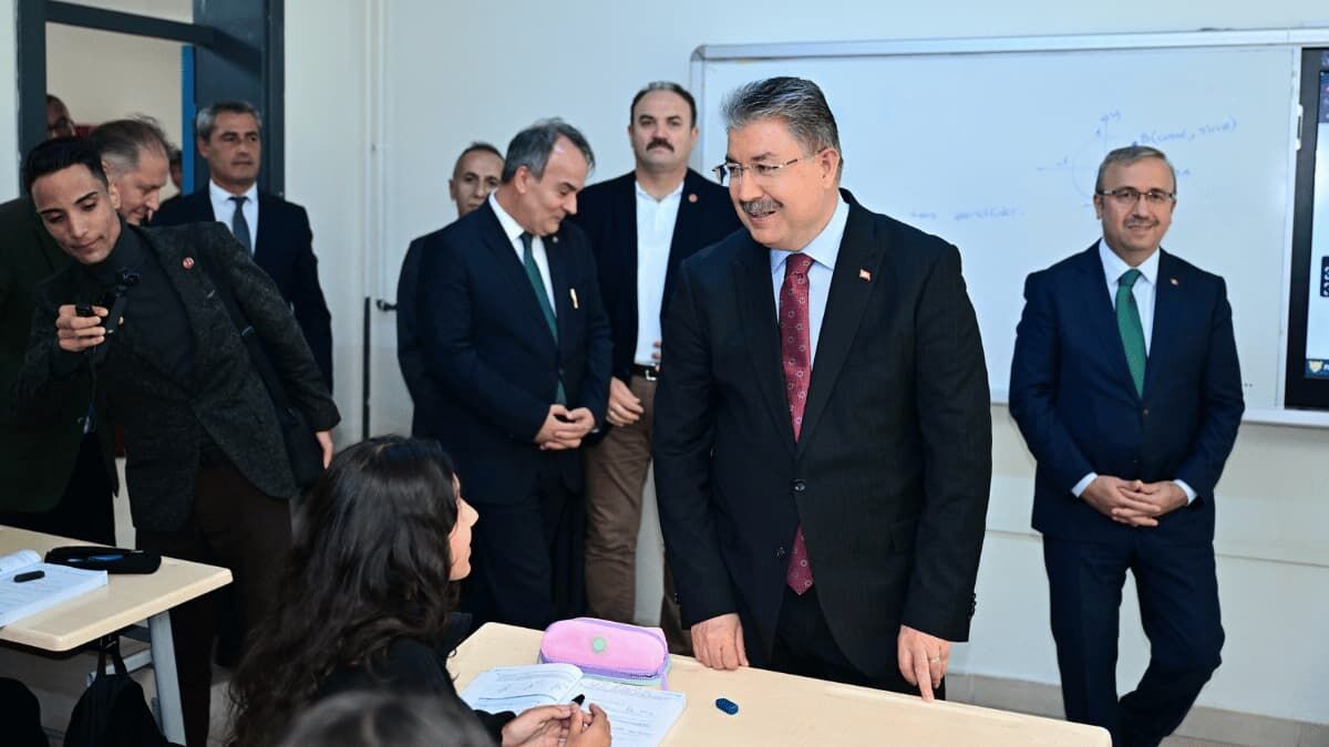 Vali Yılmaz, Lise Öğrencileriyle Bir Araya Geldi