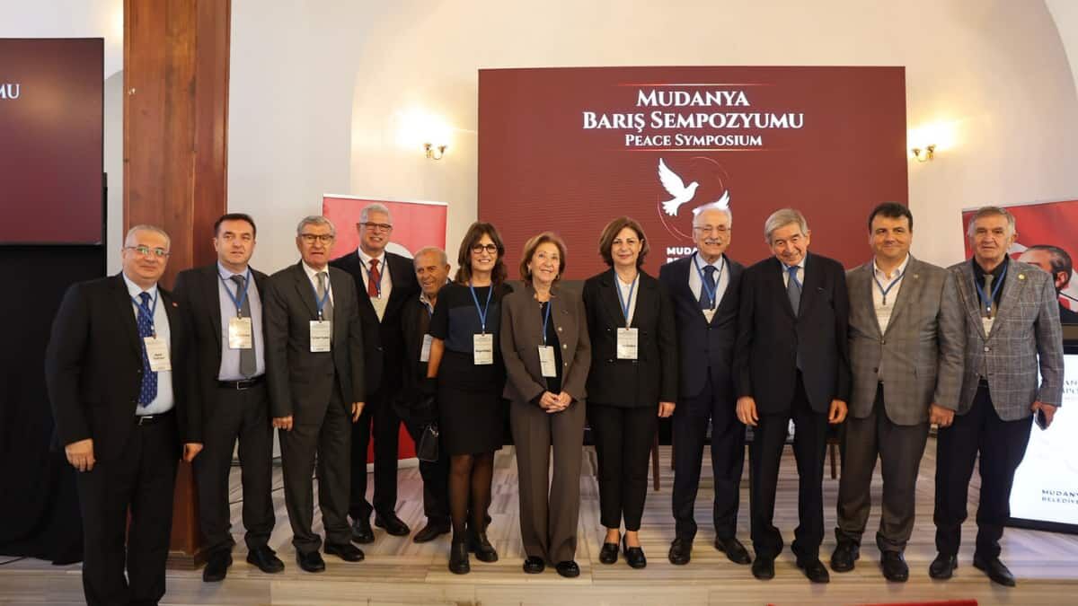 Başkan Ünlüce, Mudanya Bariş Sempozyumu’na Katildi (1)