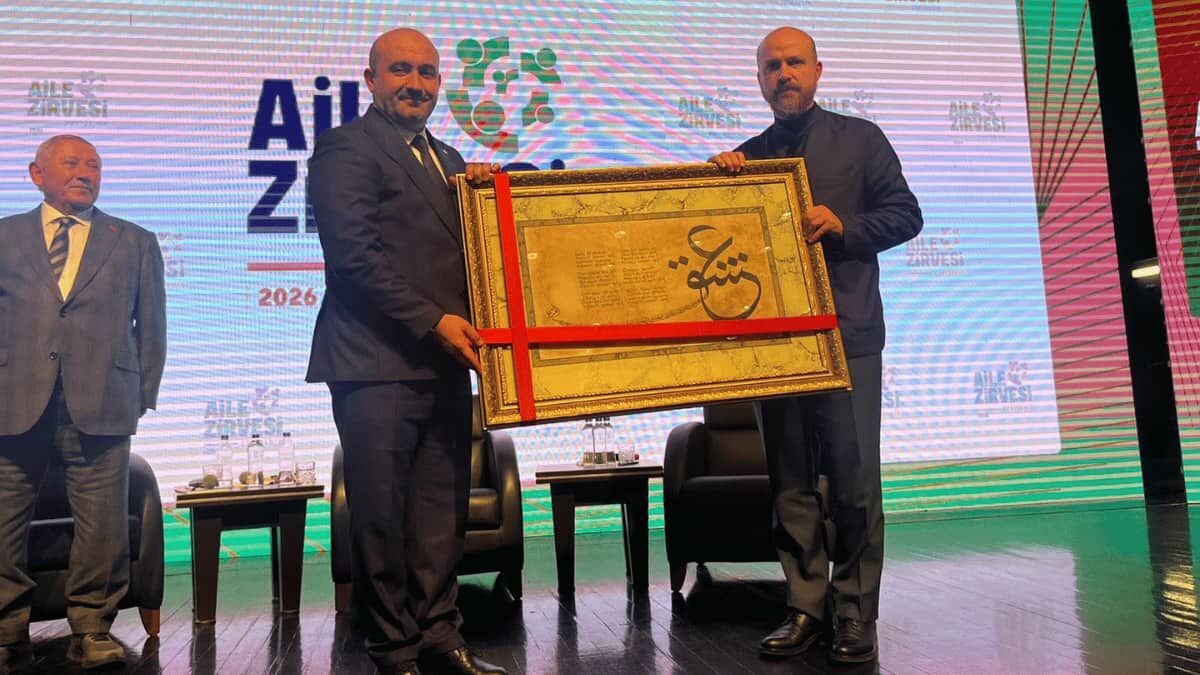 Bilal Erdoğan “Aile Zayıfladığı Zaman Biz, Biz Olmaktan Çıkmaya Hızla Yol Alıyoruz”