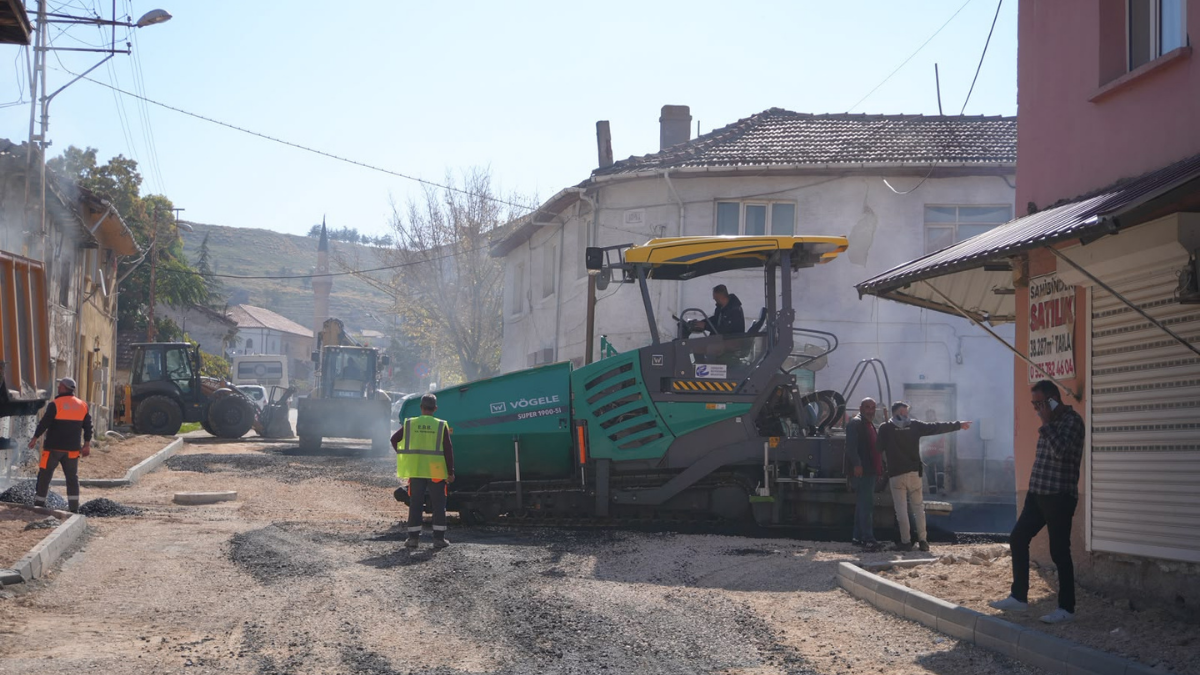 Büyükşehi̇r Beledi̇yesi̇nden Seyi̇tgazi̇’de Yol Çalişmasi2