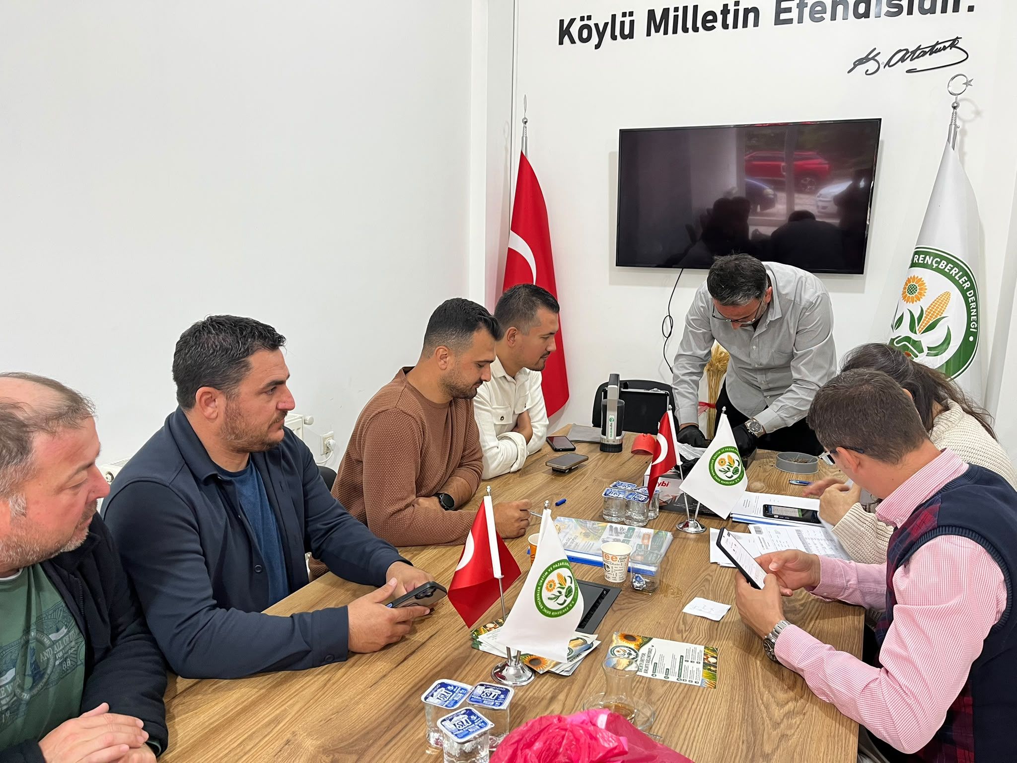 Büyükşehi̇rden Üreti̇ci̇lere Ücretsi̇z Toprak Anali̇zi̇ Desteği̇ (3)