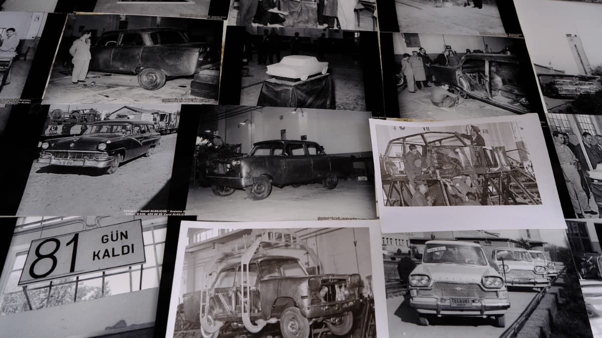 Devrim Otomobilinin Yapımını Babası Fotoğrafladı, Orijinal Negatiflerini Oğlu Koruyor1