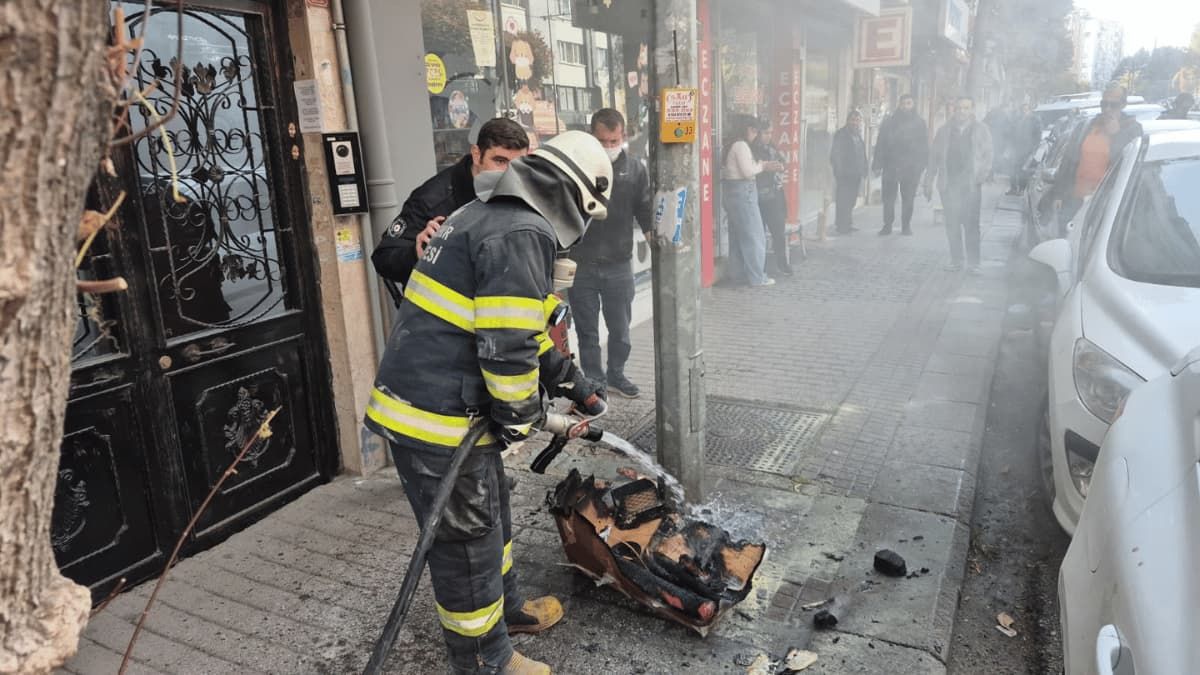 Dükkanında Yangın Çıkan Kadın Gözyaşları Içinde Kaldı Bütün Mallarım Gitti, Dükkanım Gitti
