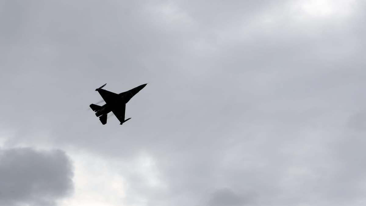 Eskişehir’de Binlerce Kişi Solotürk Gösterisini Heyecanla Izledi2