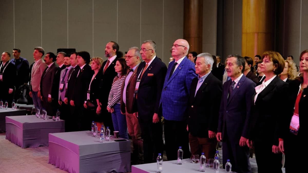 Eskişehir’de Diş Hekimleri Geleneksel Ekim Sempozyumu’nda Buluştu