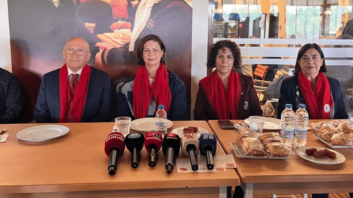 Eskişehir’de Emekliler Aynı Sofrada Buluştu “Sadaka Değil, Adalet Istiyoruz”4