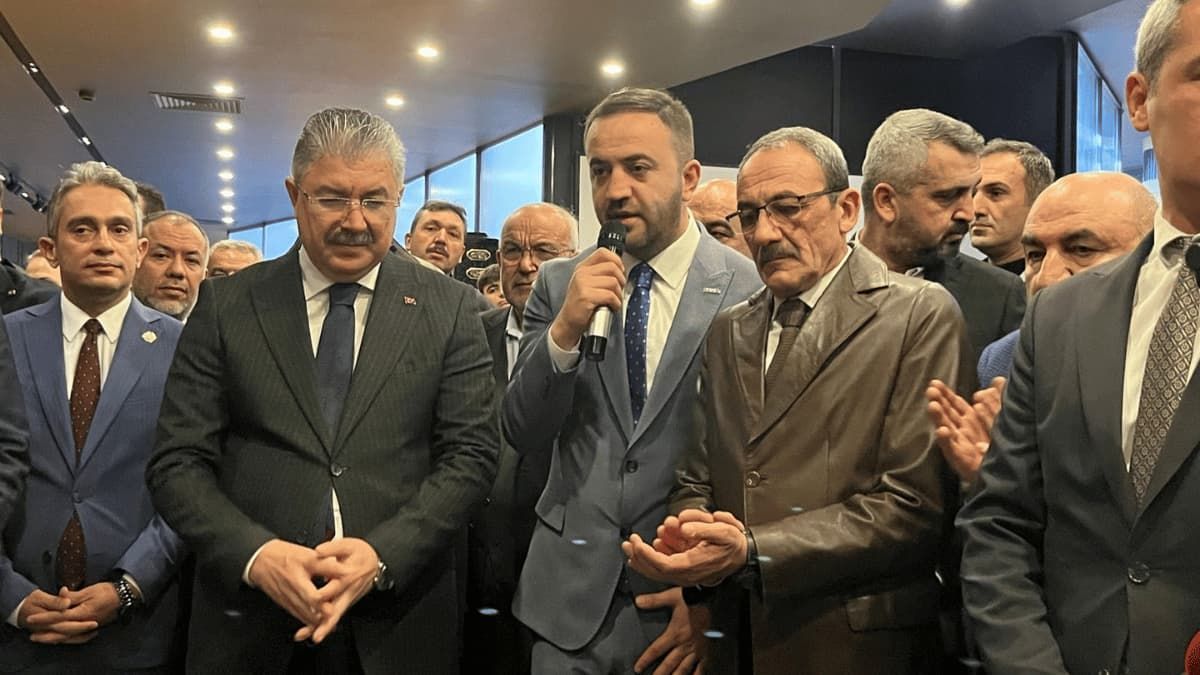Eskişehir’de Mukaddes Emanetler Sergisi Dualarla Açıldı6