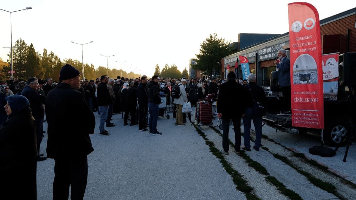 Eskişehir’de Umre Yolcuları Kutsal Topraklara Uğurlandı1
