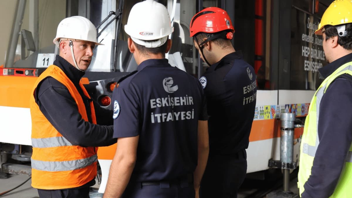 Estram’da İş Güvenli̇ği̇ Eği̇ti̇mleri̇ Sürüyor1