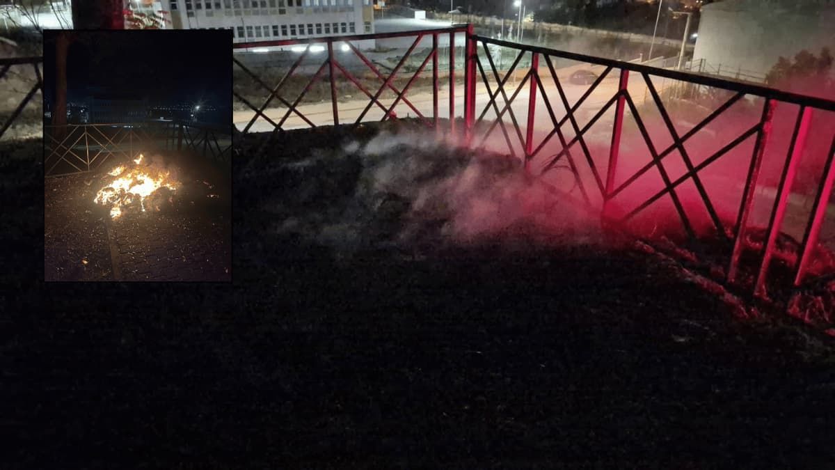 Gençler Traktör Lastiğini Yakarak Yangın Çıkardı1
