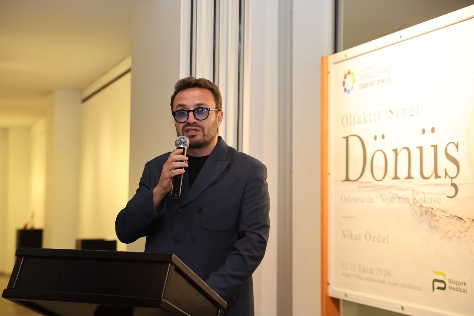 Genco Erkal Sahnesi̇’nde Edebi̇yat Ve Neşe Buluştu (13)