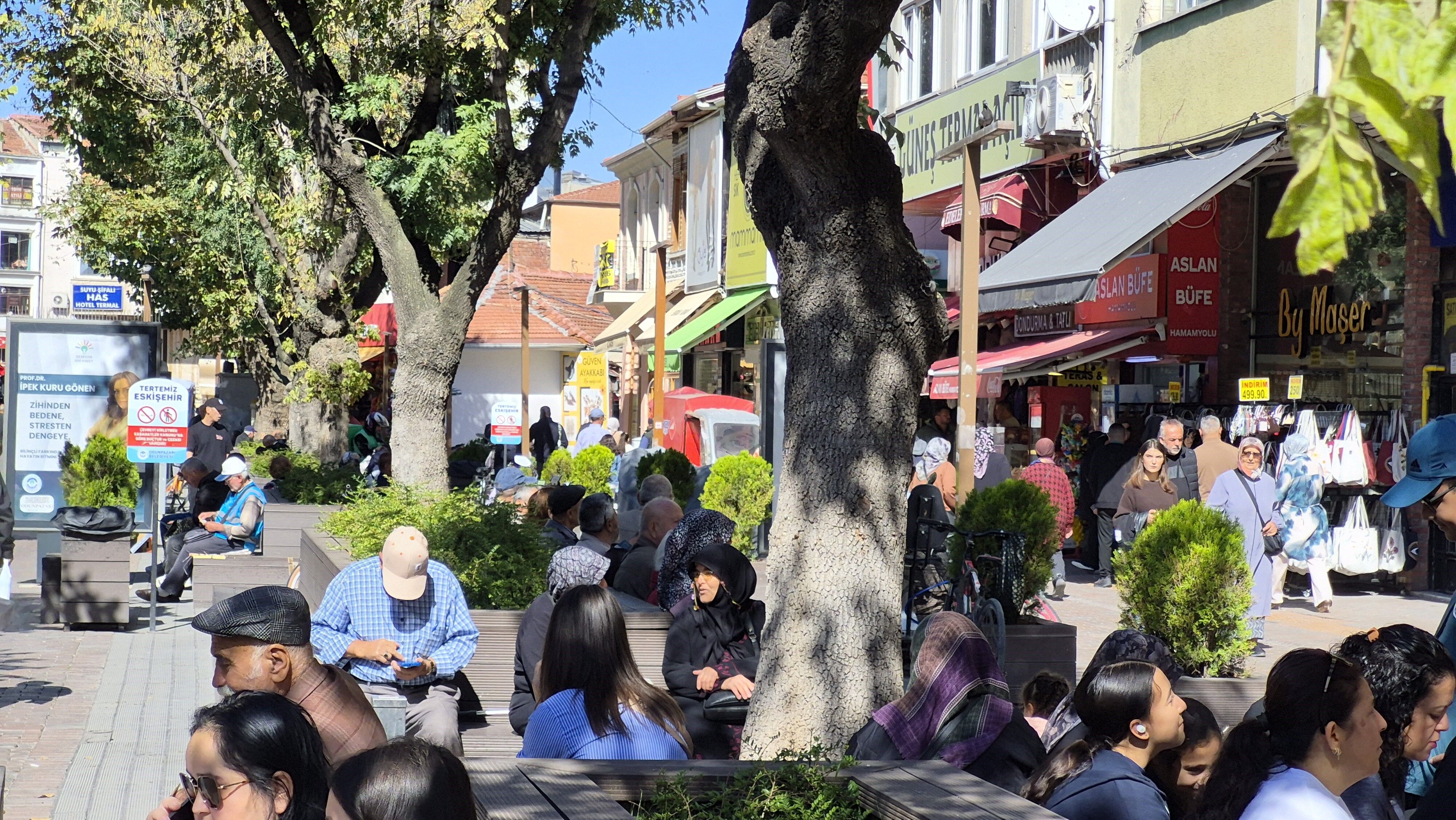 Gunesli Havada Vatandaş Sokağa Döküldü2