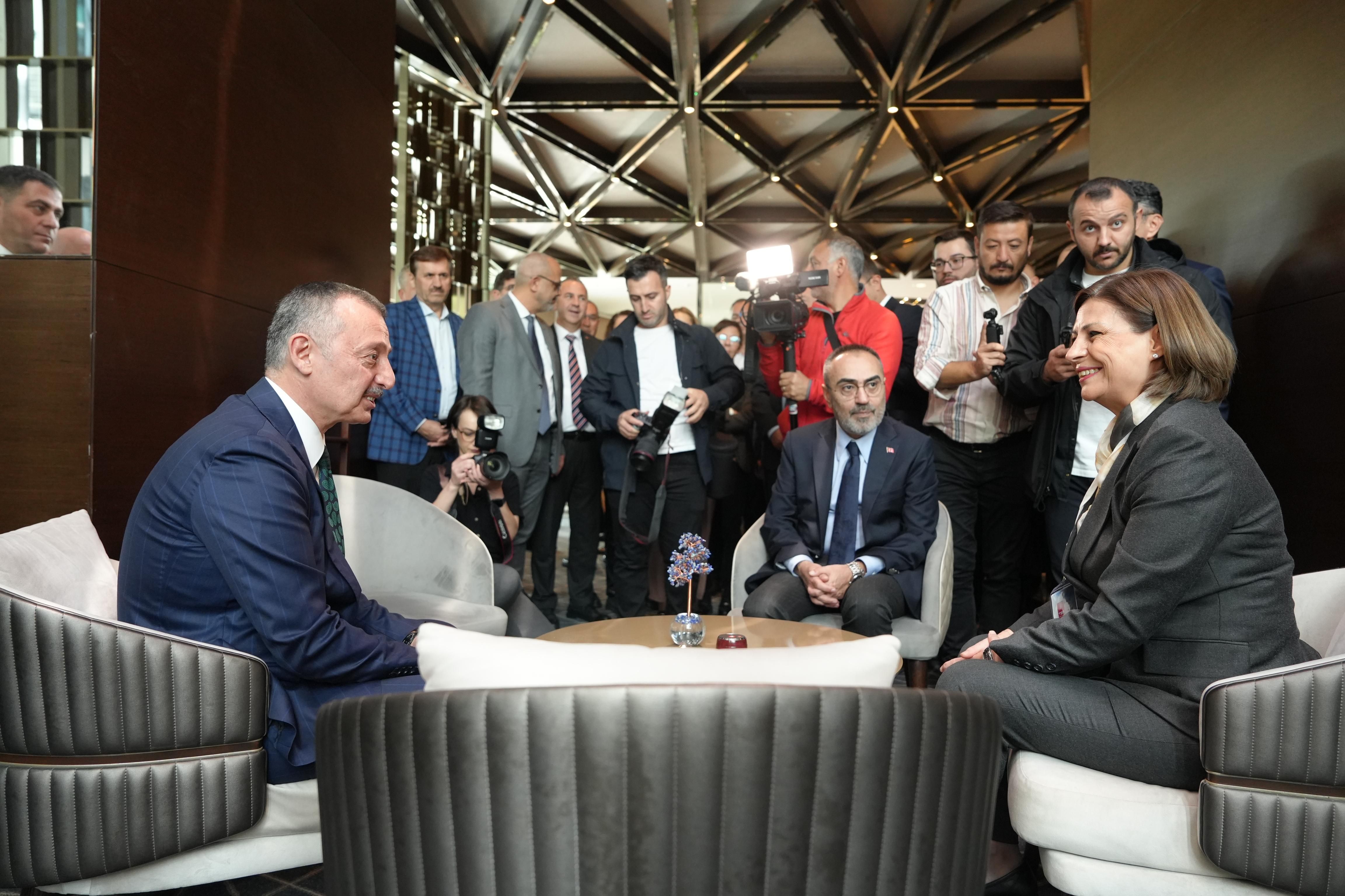 “Nezaketle Güzel Bi̇r Seçi̇m Olmasini Temenni̇ Edi̇yoruz” (2)