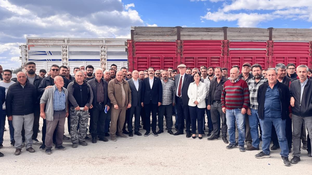Pancar üreticisi ve nakliyecilerden Şeker Fabrikası’nda eylem