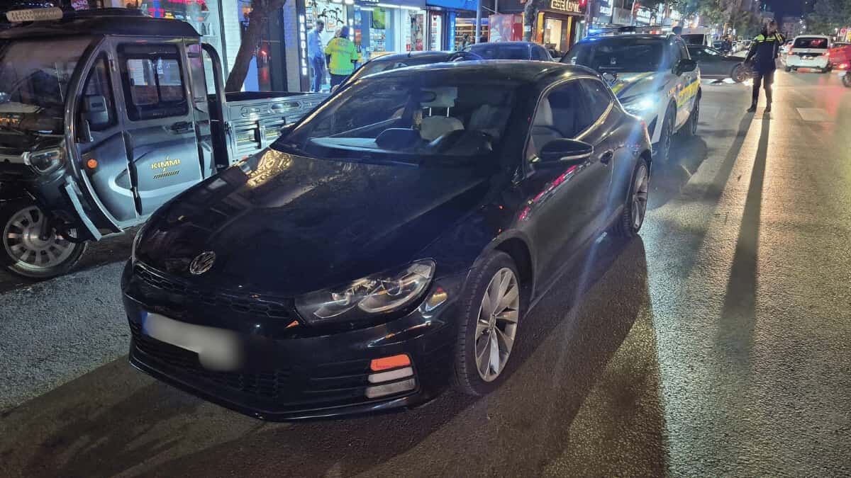 Polise Mukavemet Gösteren Araç Sürücüsü Gözaltına Alındı (1)