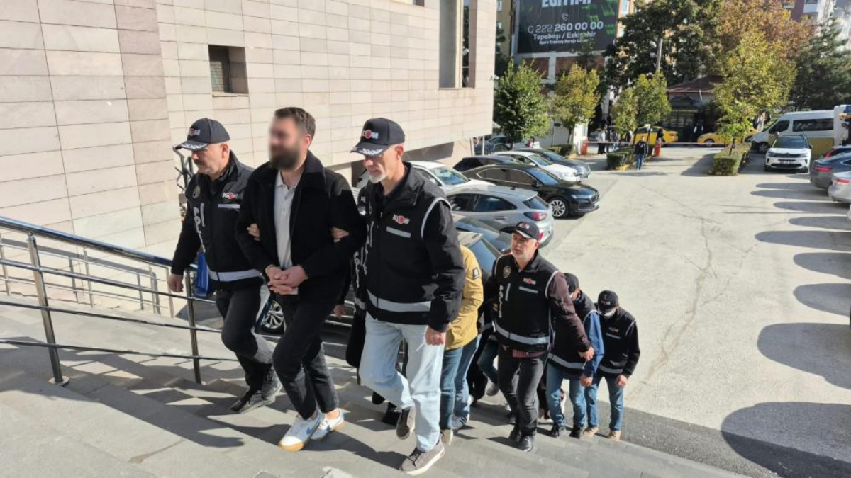 Eskişehir’de esnafı mağdur eden tefecilere operasyon