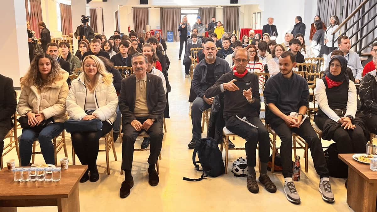 “Tepebaşı’nda İklim Haftası Başladı Gençlerin Önerileri Cop31’E Taşınacak”1