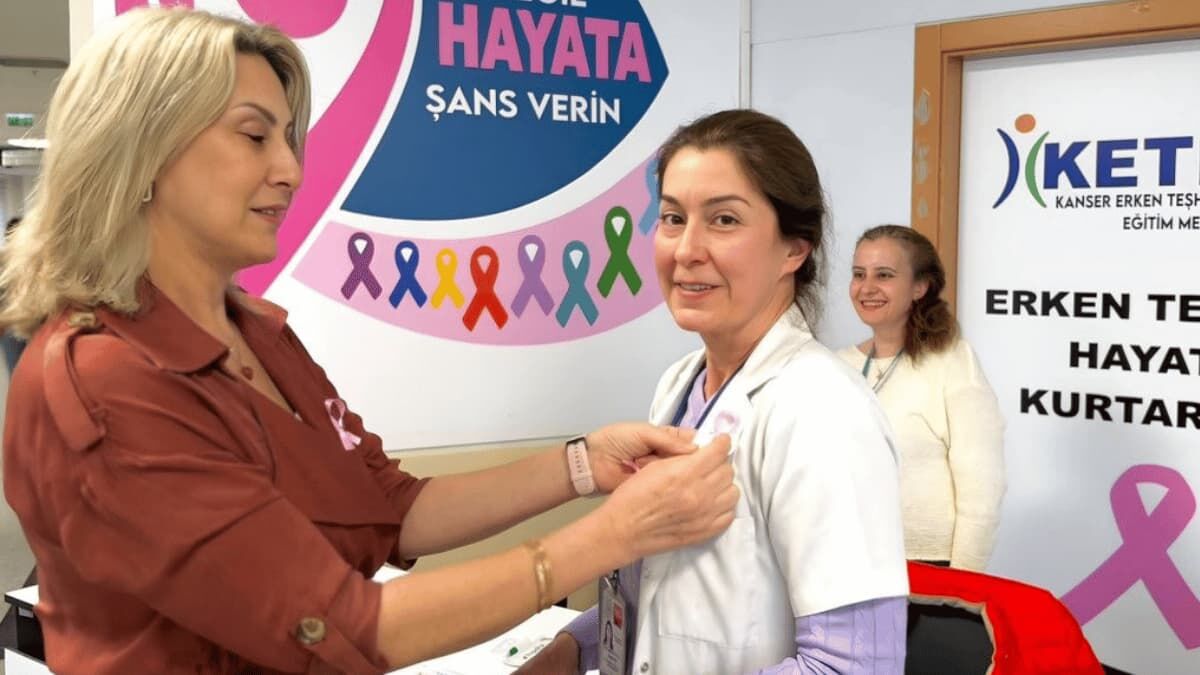 Yunus Emre Devlet Hastanesinde Meme Kanseri Farkındalık Standa Açıldı1